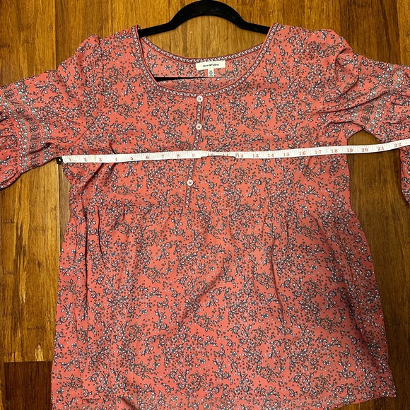 Max Studio Medium Pink Floral Top - Picture 3 of 7